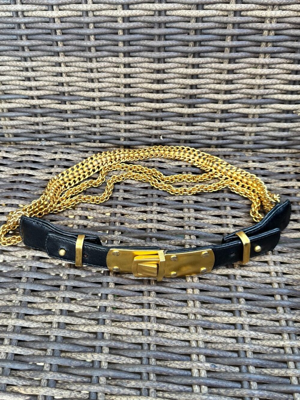 VTG Donna Karan New York Women’s S Black Leather Gold-Tone Chains/ Buckle Belt
